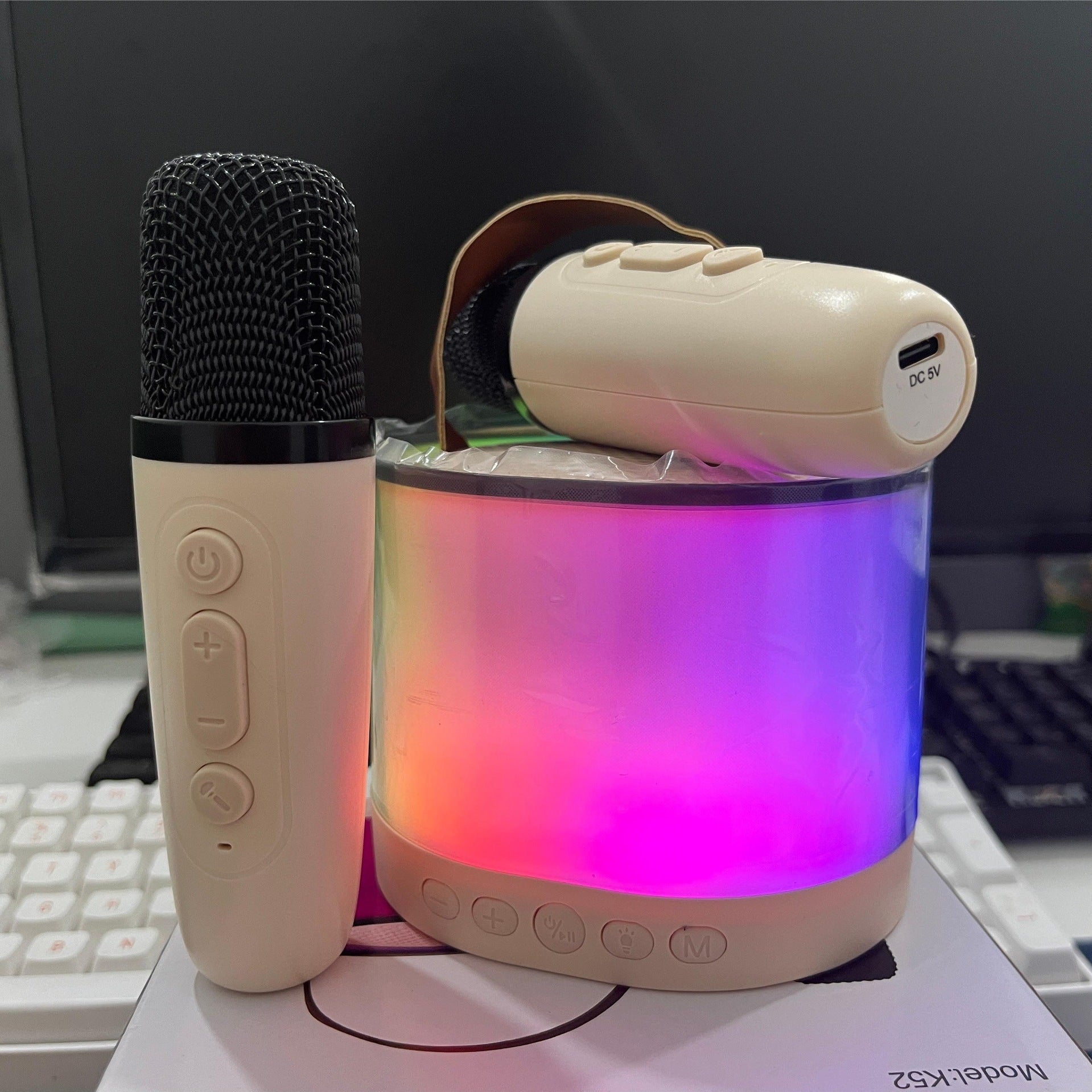 Micro Karaoke Sans Fil K52 avec Enceinte - Son Clair et Immersif